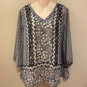 Old Navy Women's Black & White Floral Blouse - XL